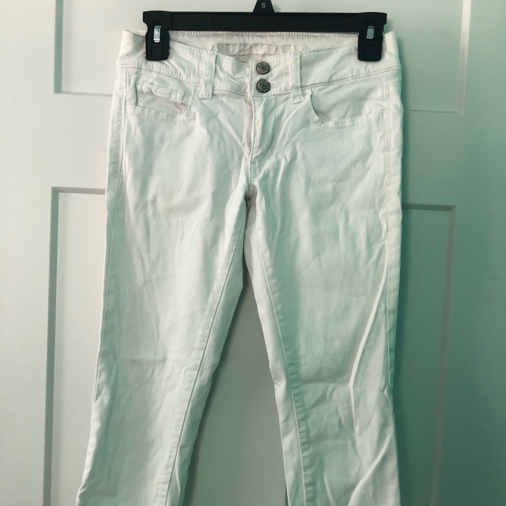 American Eagle White Capris